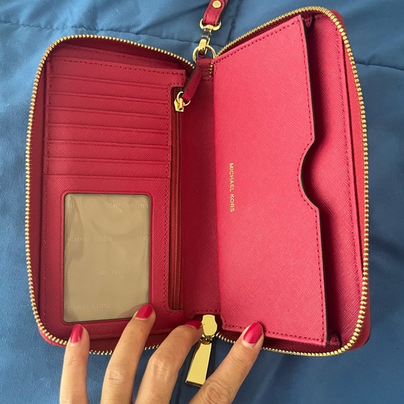 Michael Kors Zip Medium Wallet - Picture 2 of 15